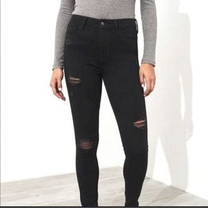 Faded / Ripped skinny jeans